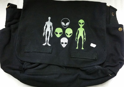 (image for) Alien Figures Messenger Bag - Click Image to Close